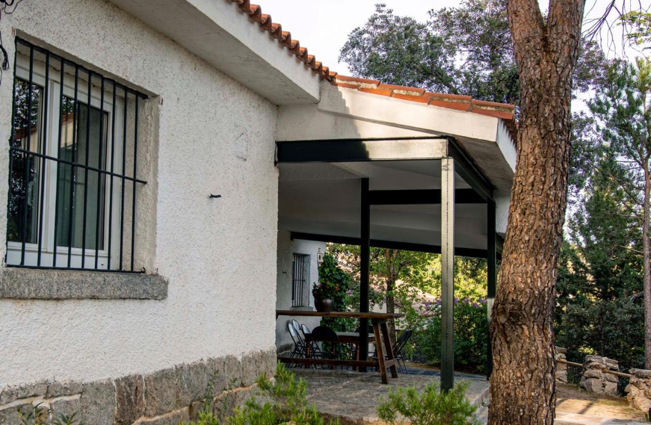 Chalet Con Piscina En Torrelodones Εξωτερικό φωτογραφία