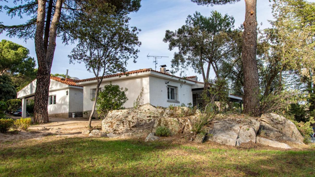 Chalet Con Piscina En Torrelodones Εξωτερικό φωτογραφία
