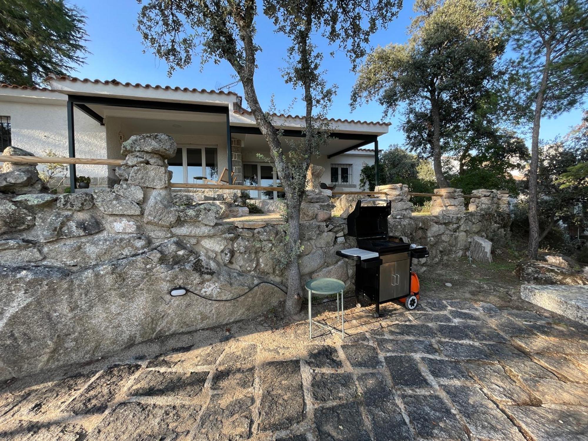 Chalet Con Piscina En Torrelodones Εξωτερικό φωτογραφία