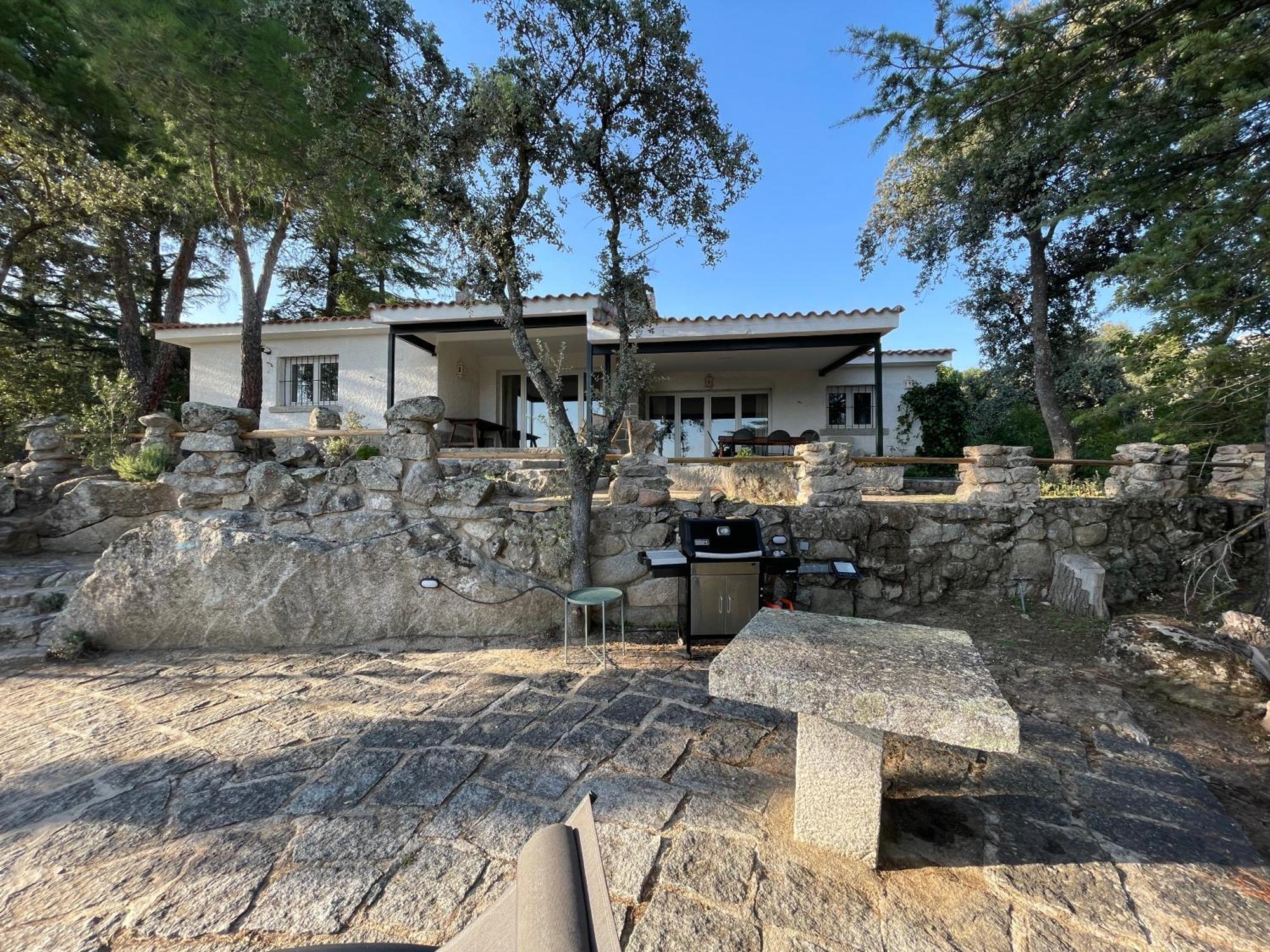Chalet Con Piscina En Torrelodones Εξωτερικό φωτογραφία