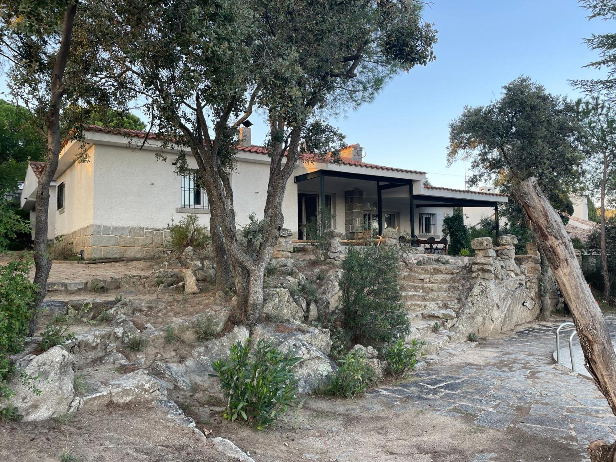 Chalet Con Piscina En Torrelodones Εξωτερικό φωτογραφία