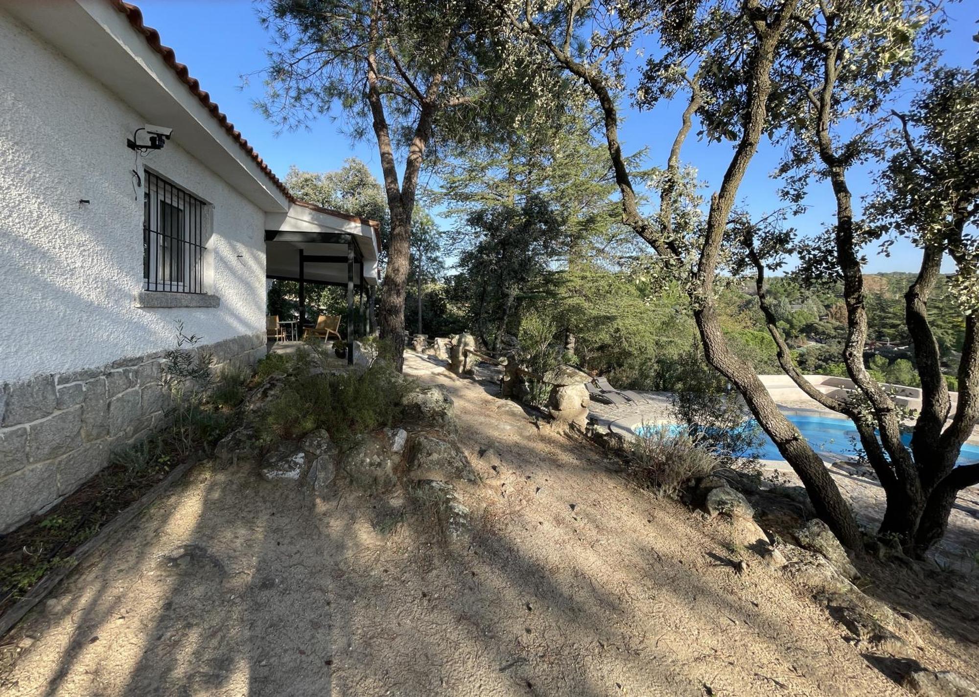 Chalet Con Piscina En Torrelodones Εξωτερικό φωτογραφία