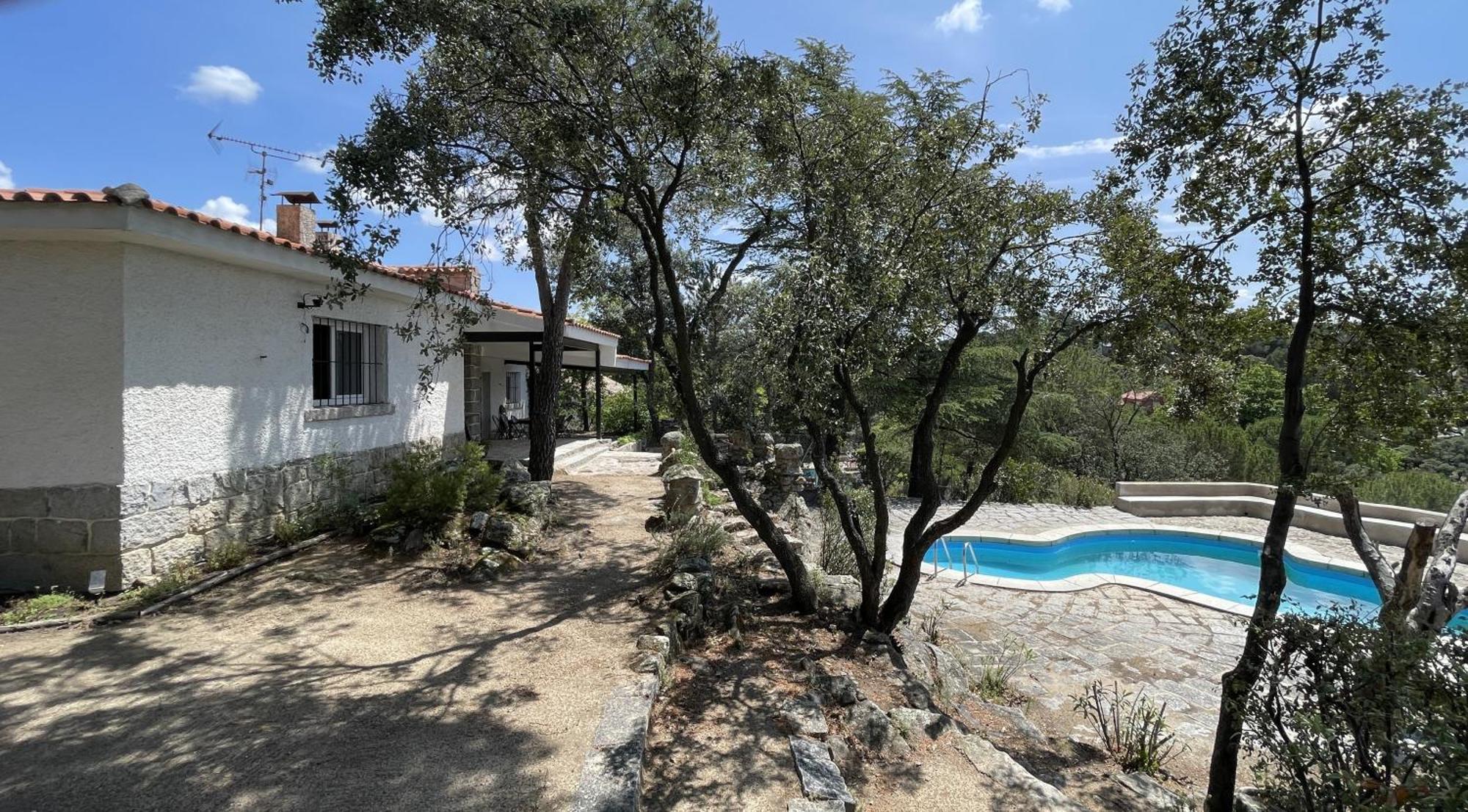 Chalet Con Piscina En Torrelodones Εξωτερικό φωτογραφία