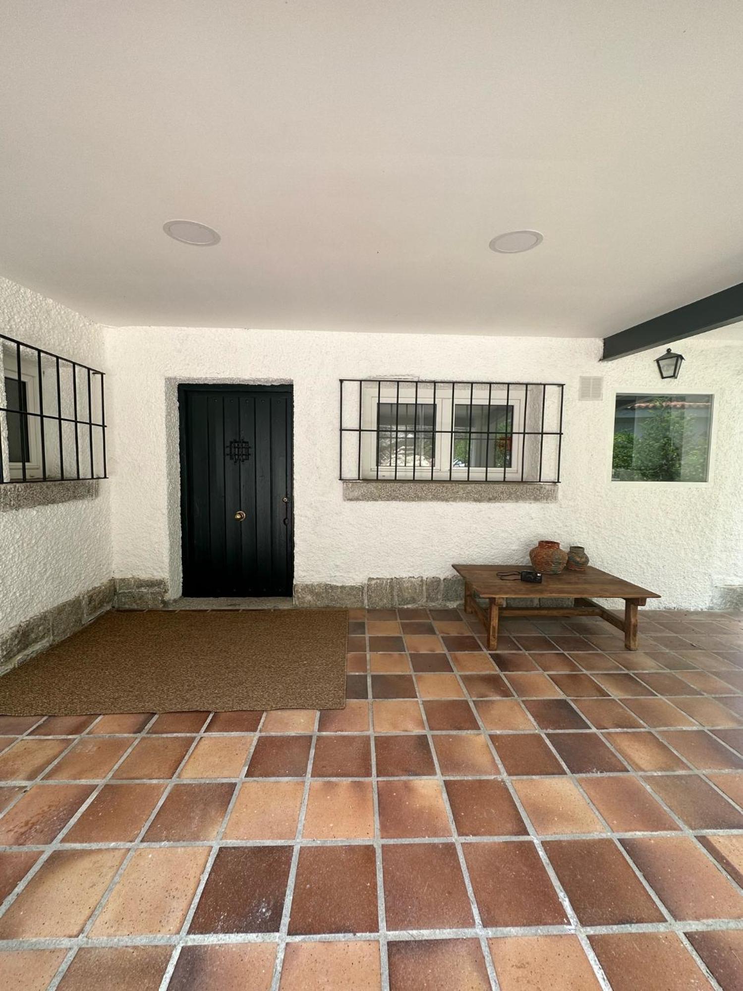Chalet Con Piscina En Torrelodones Εξωτερικό φωτογραφία